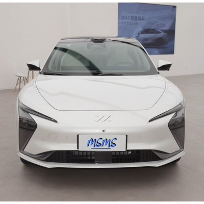 Zhiji IM L7 5-местный электрический автомобиль с дальностью 708 км с литий-железофосфатной батареей