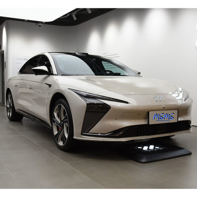 Zhiji IM L7 5-местный электрический автомобиль с дальностью 708 км с литий-железофосфатной батареей